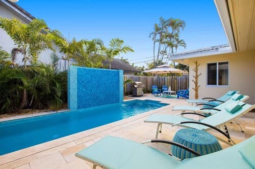 Walking From the Beach 3Br Villa