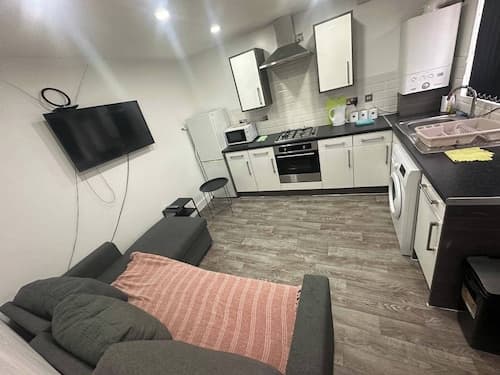 Cardiff Cathedral Apartment