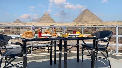 Pyramids Express View Inn
