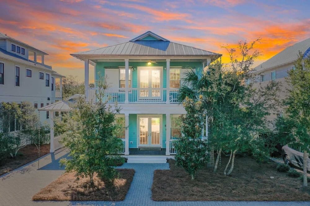 Aquamarine by Avantstay Golf Cart, Pool & Private Beach Access