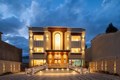 Charmwood Hotel