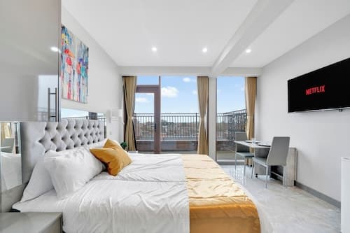 Hotel Studio Apartment in East London