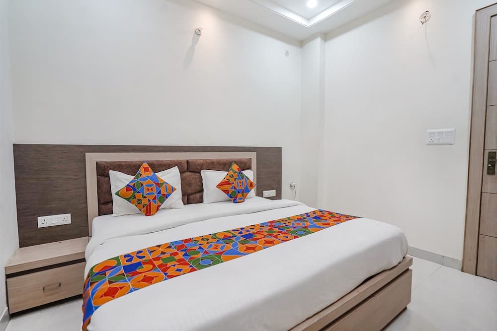 Fabhotel Shri Giriraj Ji Dham