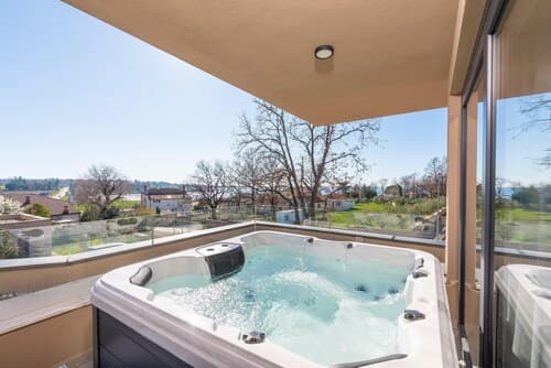 Apartment Near Beach With sea View