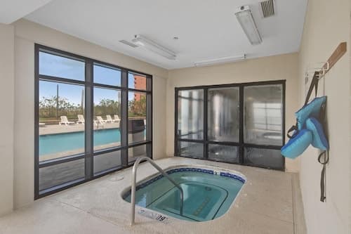 Grand Pointe 602