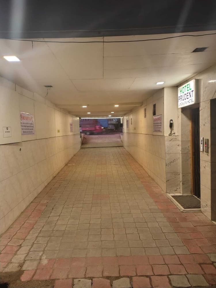 HOTEL PRUDENT - Vadodra