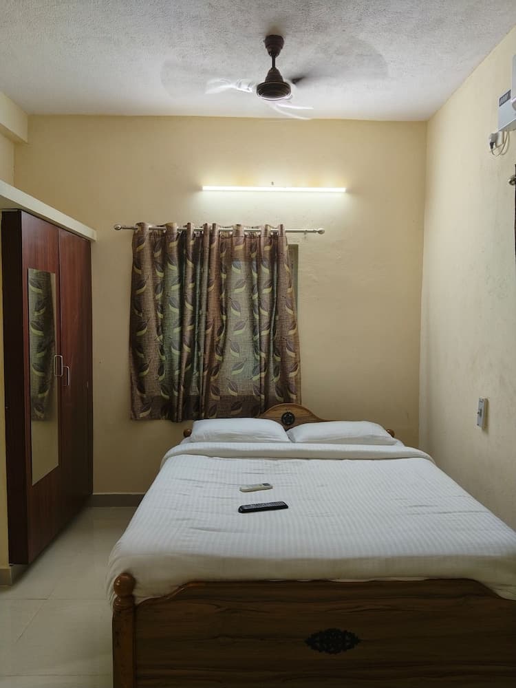 SRINIVASA RESIDENCY INN
