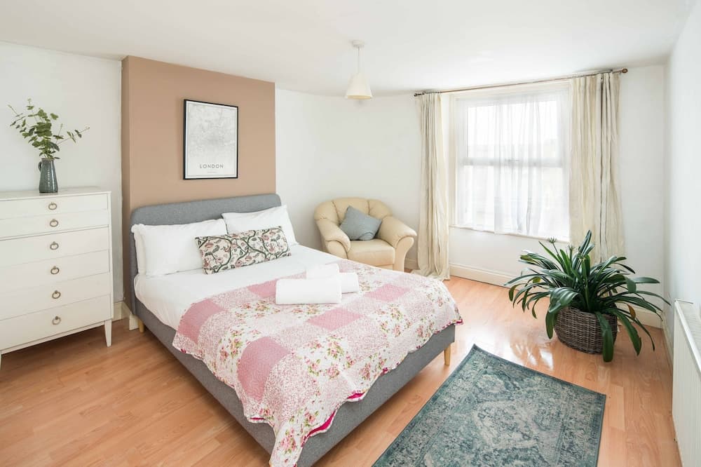Stylish Penthouse for 6 in Woolwich