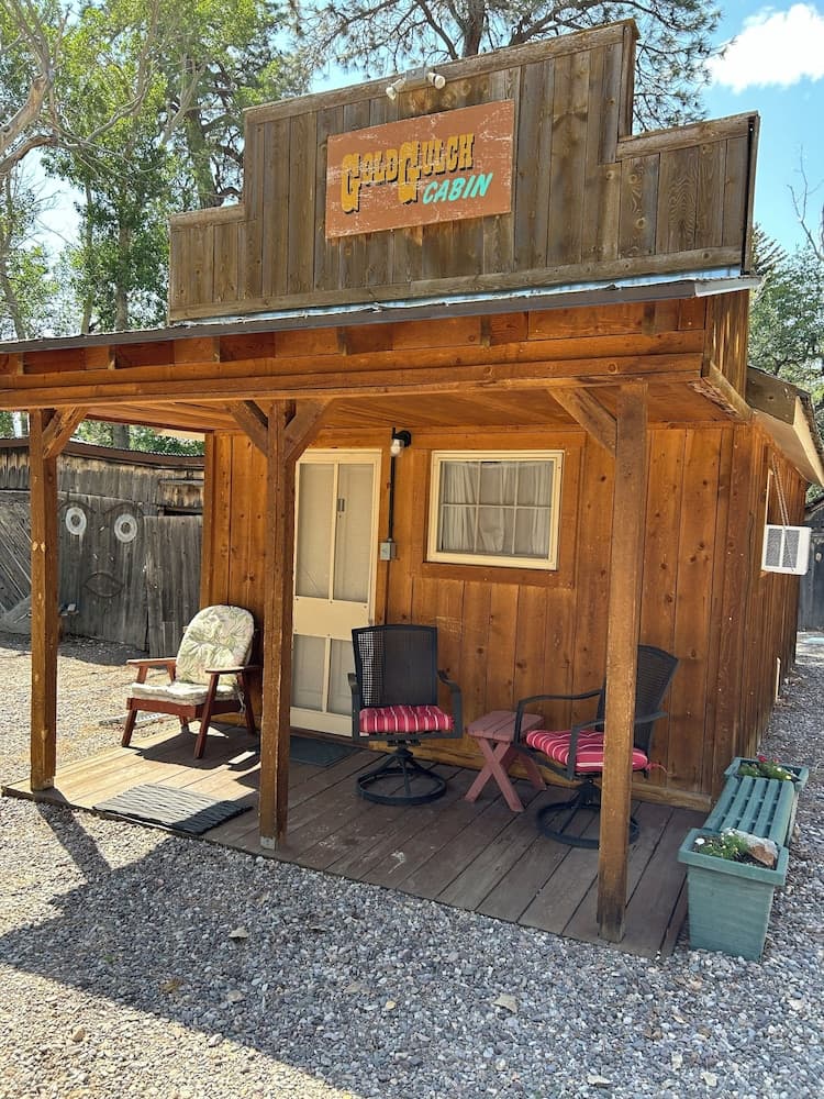 Moore's Old Pine Inn