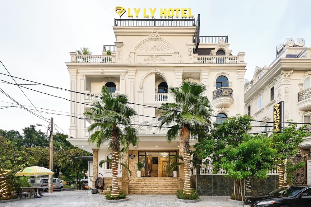 Ly Ly Hotel 2