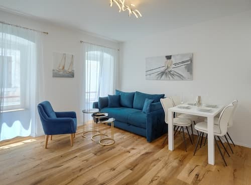 Modern Apartment With Open-air Parking