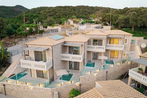 Anemolia Parga Suites