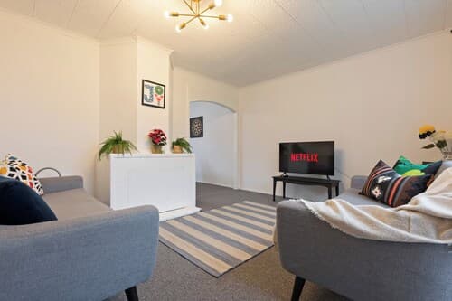 Serene Melford House in Nottingham