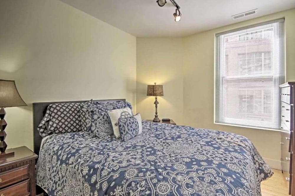 Executive furnished rentals at Light St