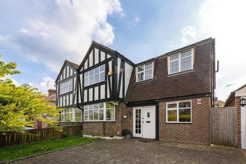 5-bed House - Sleeps 10 - Garden - Parking