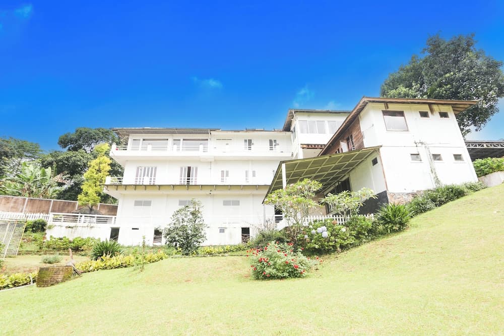 Collection O Villa Bunga Bunga Near Gunung Mas Agrotourism