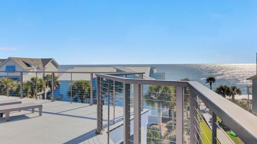 7 Beachwood East by Avantstay Ocean Views, Hot Tub, 7bdr