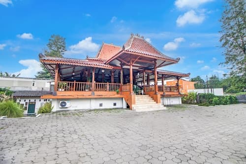 OYO 94371 Omah Sarindoyo