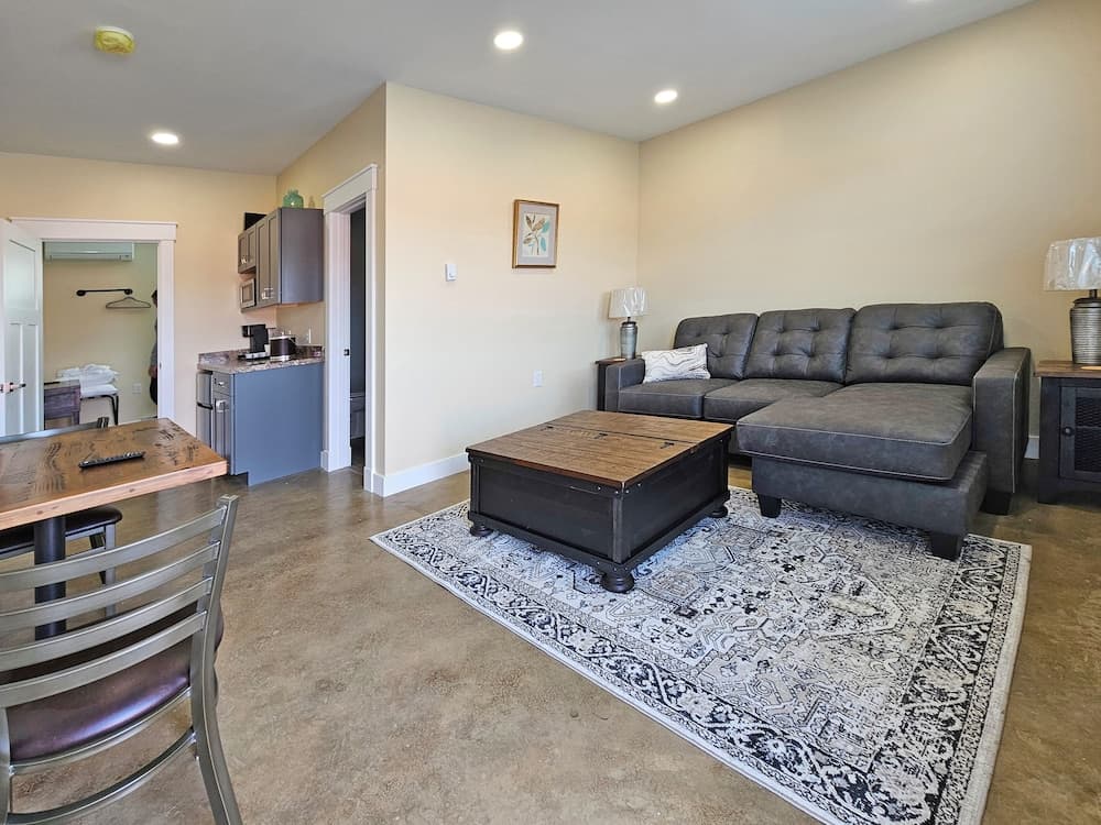 Breckenridge Suites