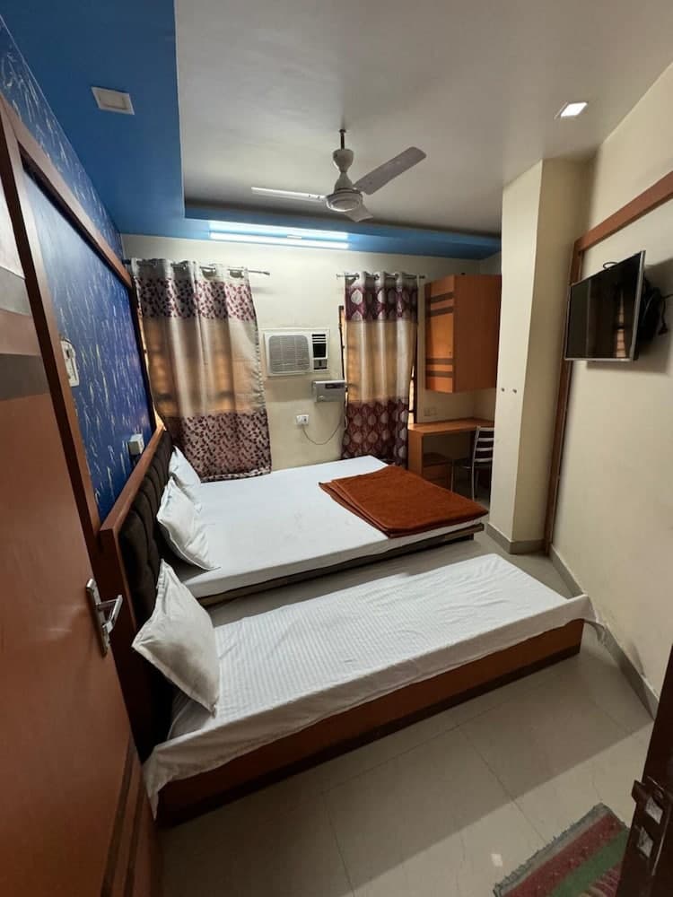 Goroomgo H.M International Varanasi