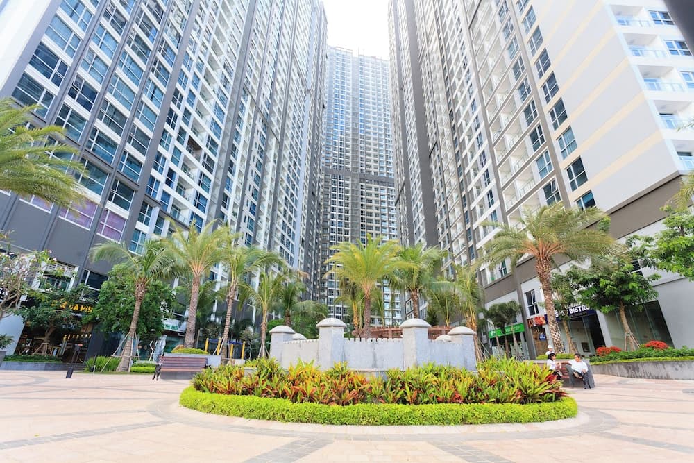 Refined Saigon - Vinhome Central Park