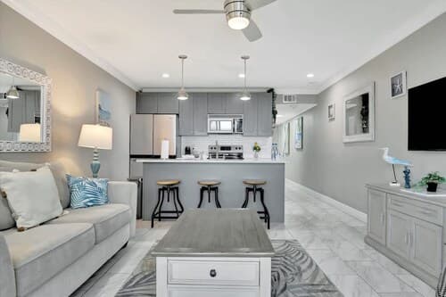 Pearl Suite a Balcony Bayview Suite Htd Pool