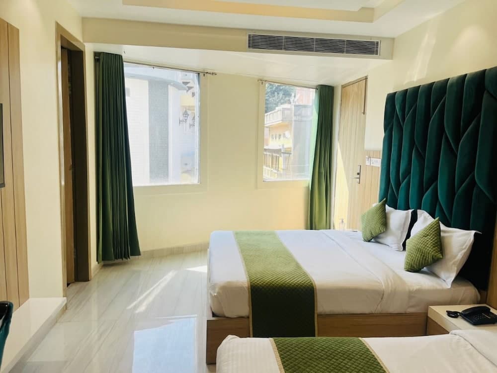 Goroomgo Global Inn Amritsar