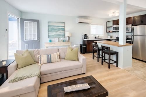 Charming 2BR Ocean Beach