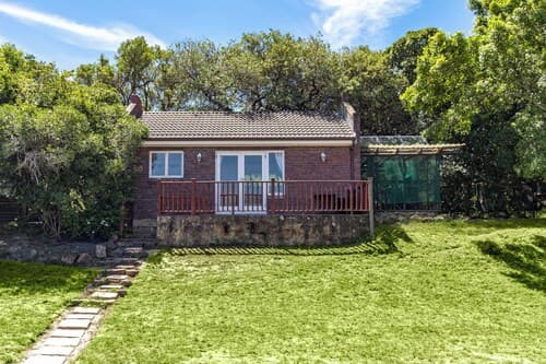 Room in Guest Room - Garden Cottage, Houtbay, Cape Town, South Africa