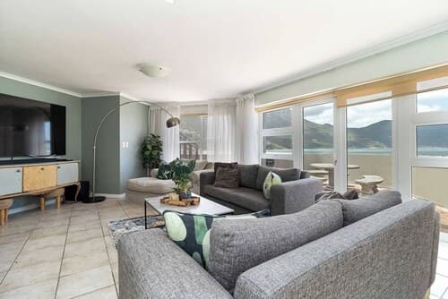 Beachfront Villa Sea Breeze, Hout Bay, Cape Town