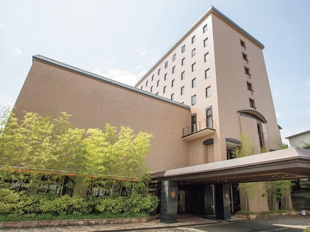 ROYAL PINES HOTEL YONEZAWA