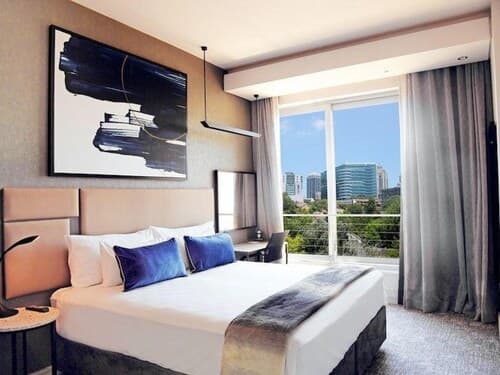 Katherine Street Luxury Apartment