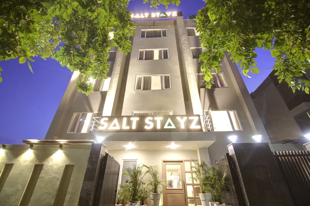 Saltstayz Select - Golf Course Road