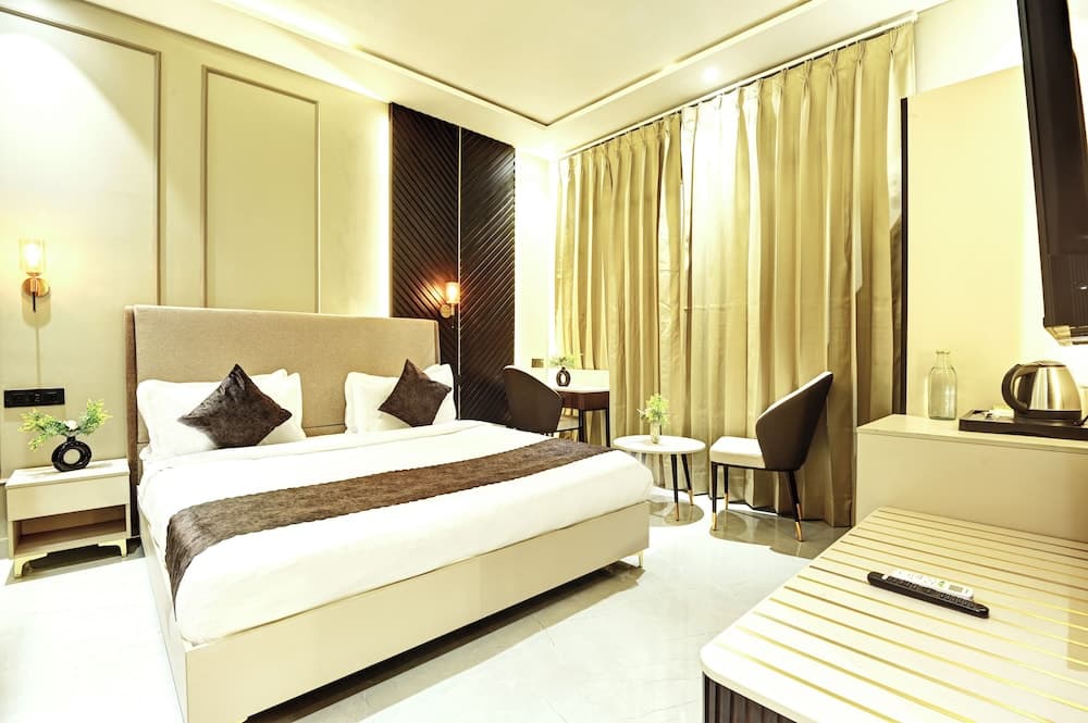 Saltstayz Select - Pitampura