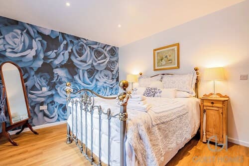 Host Stay Little Highlands