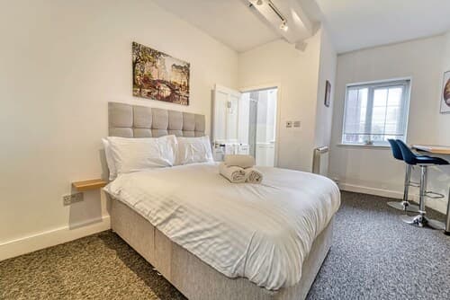 Host Stay Hills Studio