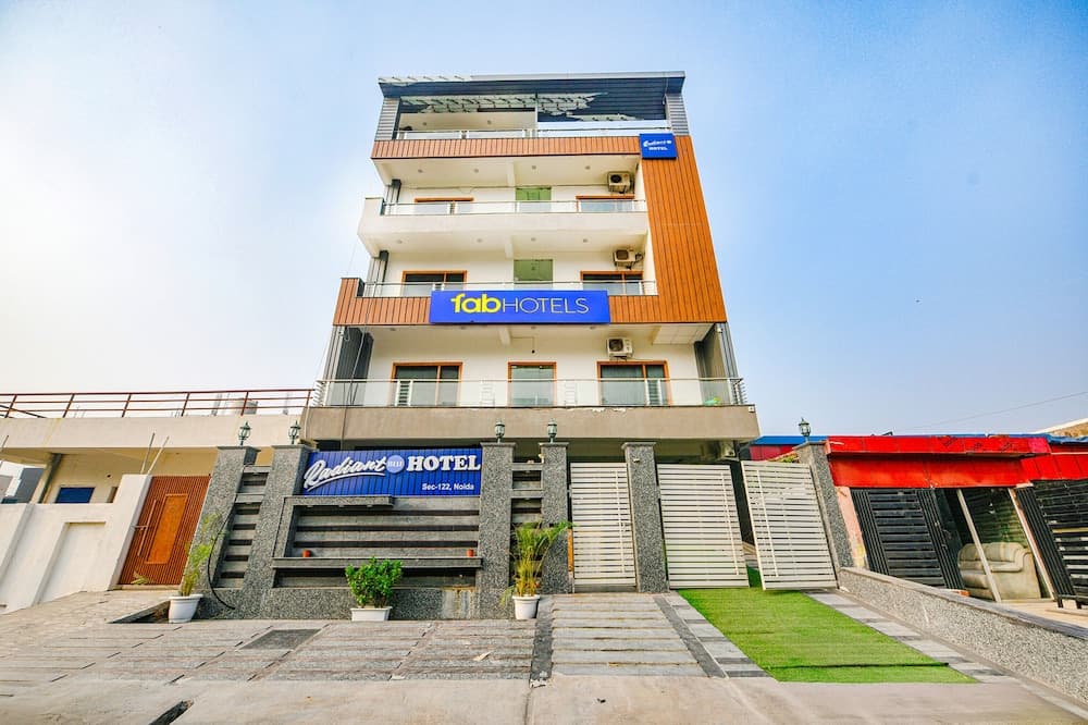 Fabhotel Radiant Blu
