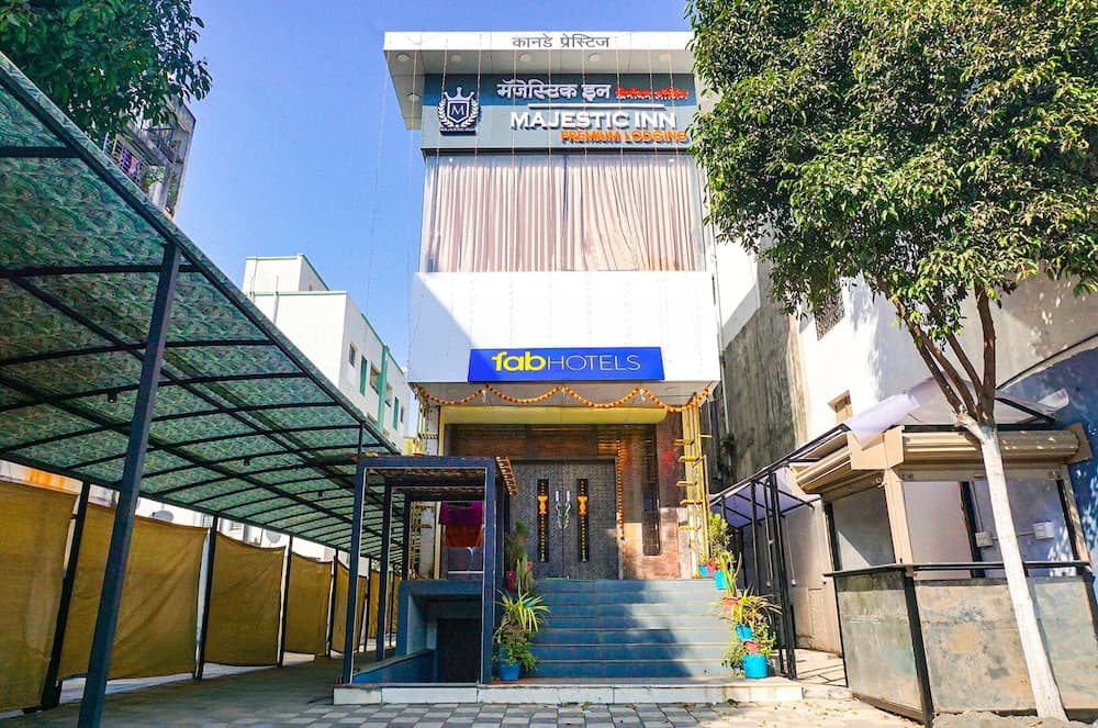 Fabhotel Majestic Inn