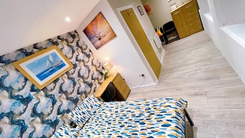 Room-one Studio Bradford City Center