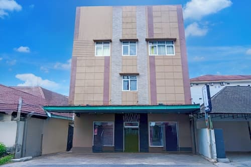 Collection O R.Sukamto Near Palembang Trade Center Mall