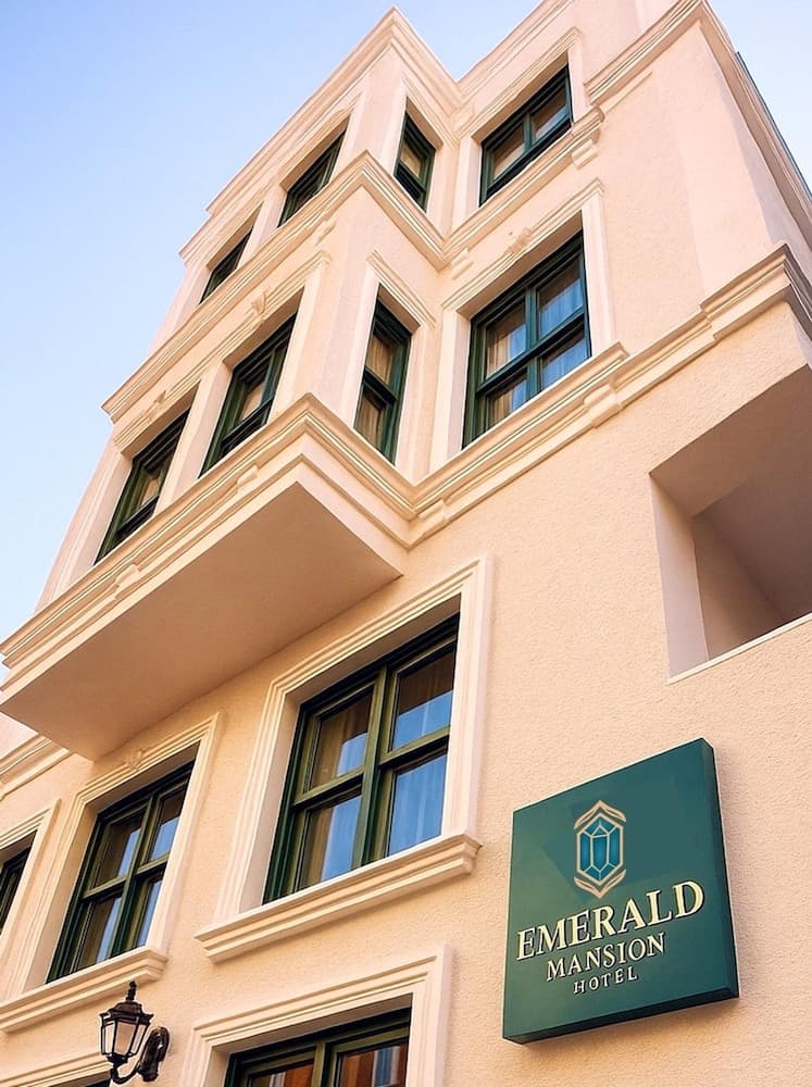 Emerald Mansion Hotel – Special Class