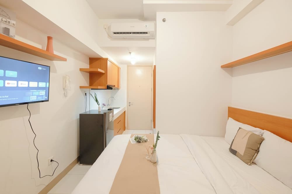 Simply Look And Cozy Studio Apartment Tokyo Riverside Pik 2