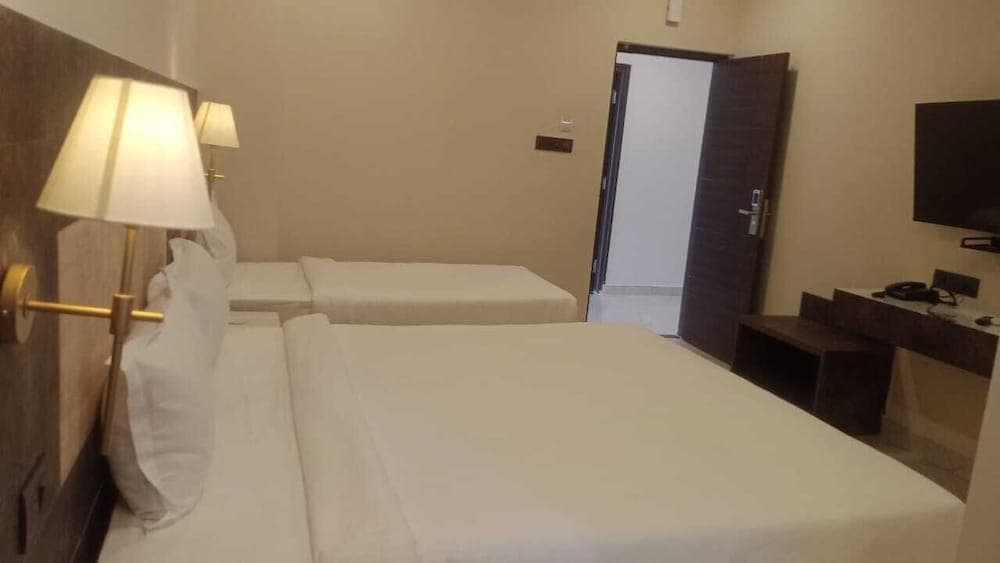 Astra Hotels and Suites - Sector 7 HSR