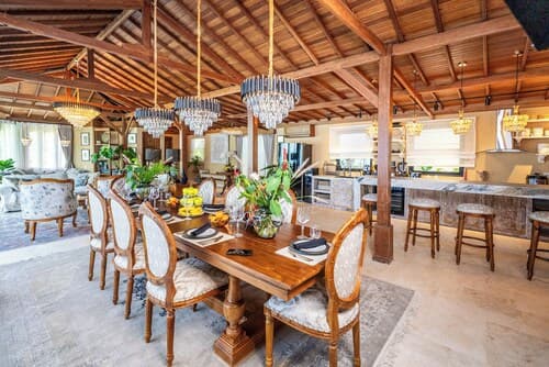 Luxurious Arakana Villa with Pool