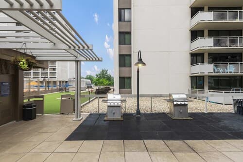 Crystal City Apartments near Metro Station - We Host