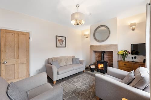 Host Stay March Cottage