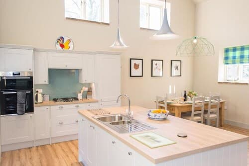 Host Stay Boathouse Barn