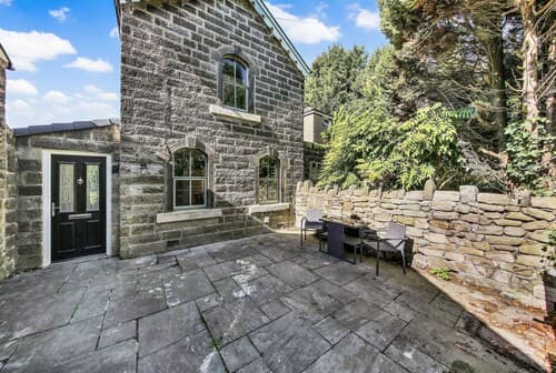 Host Stay Charnwood Cottage