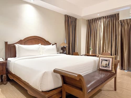 Kokhaburi Hotel