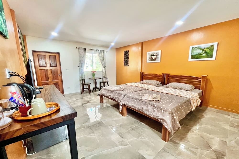 Koon Hom Apartment